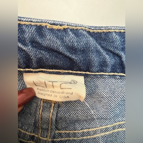 LITZ Frayed Distressed Denim Shorts - Picture 5 of 5